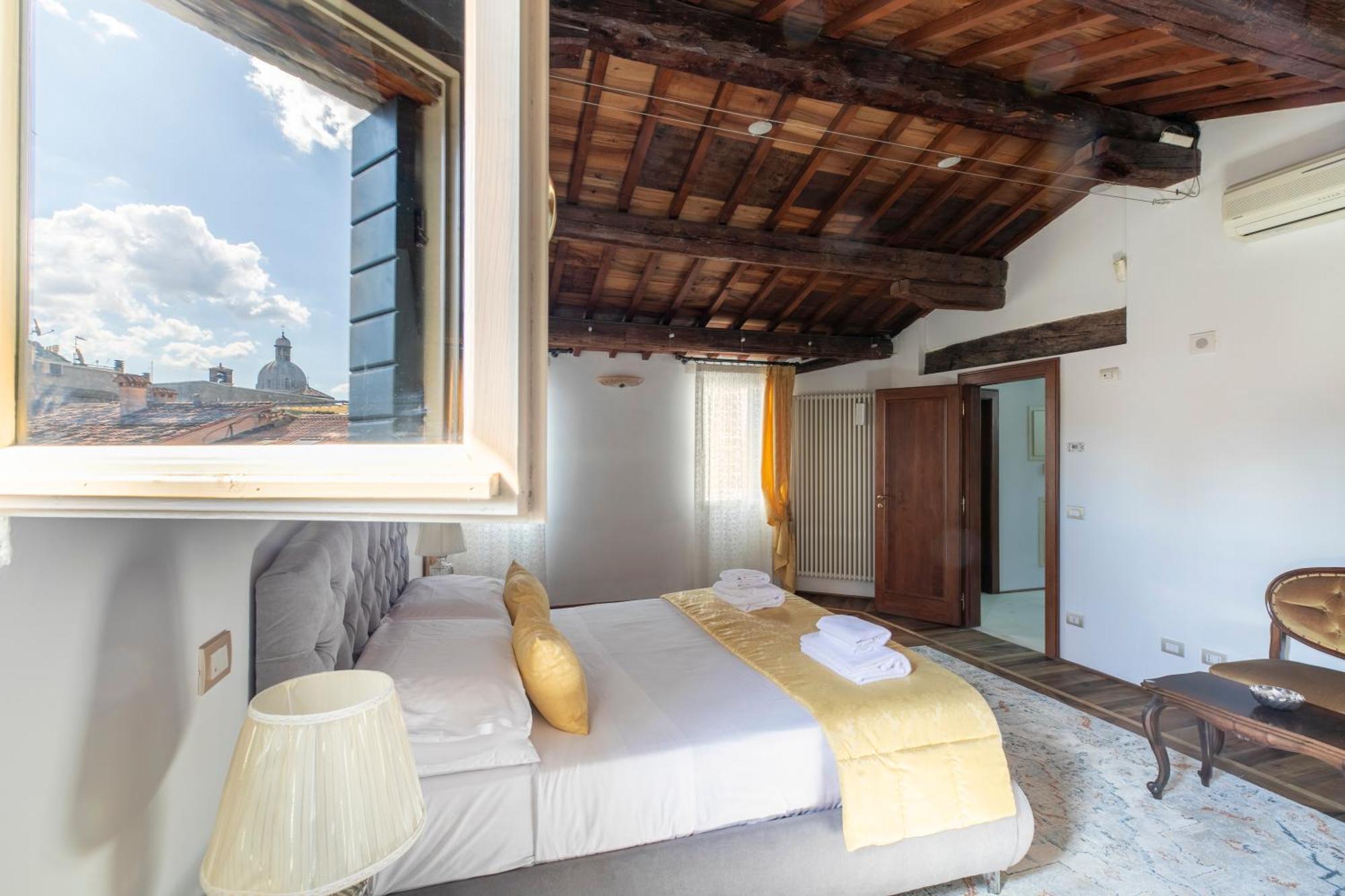 Apartment La Terrazza Sulle Piazze - Centro Storico *